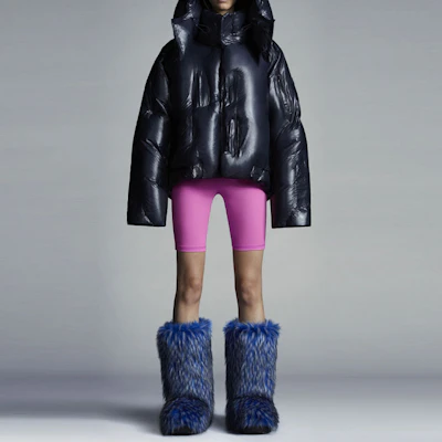 (W) MONCLER GENIUS x DingYun Zhang 短款連帽羽絨外套午夜藍色 H109M1A00004M1865778 Lookbook (W) MONCLER GENIUS x DingYun Zhang 短款連帽羽絨外套午夜藍色 H109M1A00004M1865778