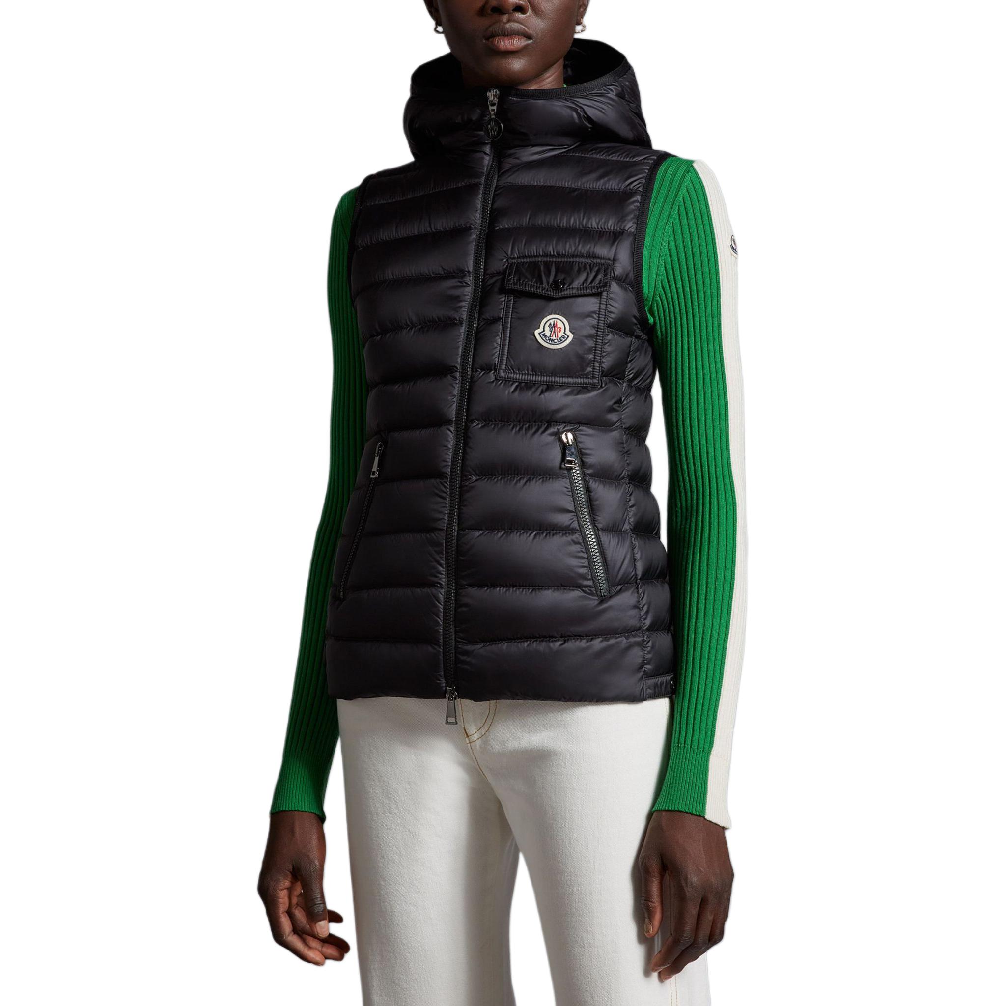 Lookbook (W) Moncler GLYGOS 黑色連帽無袖羽絨背心附口袋與標誌 J10931A00063595ZZ999