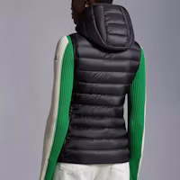 Sizing (W) Moncler Glygos SS23 黑色純色拉鍊連帽背心 I10931A00028595ZZ999