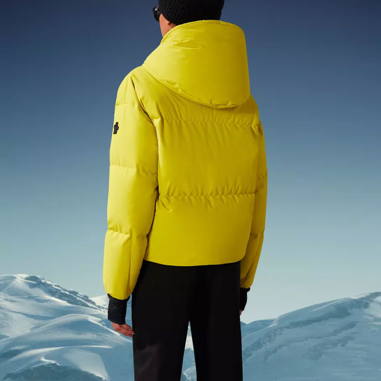 (Women) Moncler Grenoble  Green Hooded Down Jacket with Logo Patch. H20981A000395399D805 圖 5