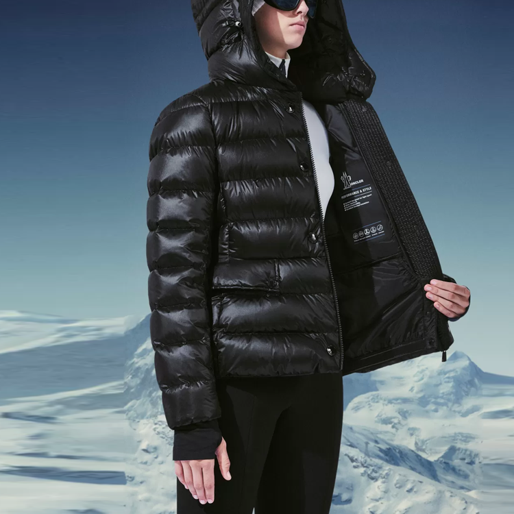 Sizing (W) Moncler Grenoble Jaket Pendek Berhud Warna Solid. G20981A0003453071999