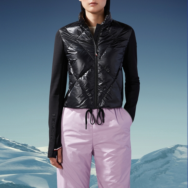 Shop (W) Moncler Grenoble FW22 Jaket Puffer Warna Solid dengan Kerah Tegak. H20988G00007829H7999