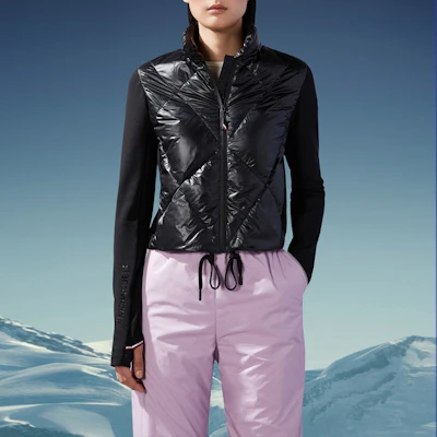 (W) Moncler Grenoble FW22 Jaket Puffer Warna Solid dengan Kerah Tegak. H20988G00007829H7999 Shop (W) Moncler Grenoble FW22 Jaket Puffer Warna Solid dengan Kerah Tegak. H20988G00007829H7999