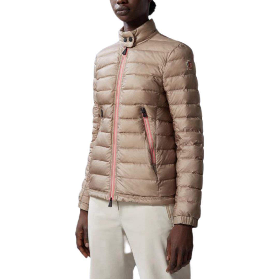 Purchase (W) Moncler Grenoble Walibi Beige Down Jacket Kolar Berdiri & Zip. I20981A00005595B122D