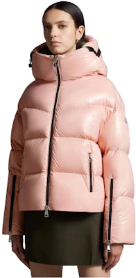 (W) Moncler Huppe Jaket Pendek Longgar Berhud Zip Warna Merah Jambu Lembut I20931A001315963V51A Order (W) Moncler Huppe Jaket Pendek Longgar Berhud Zip Warna Merah Jambu Lembut I20931A001315963V51A