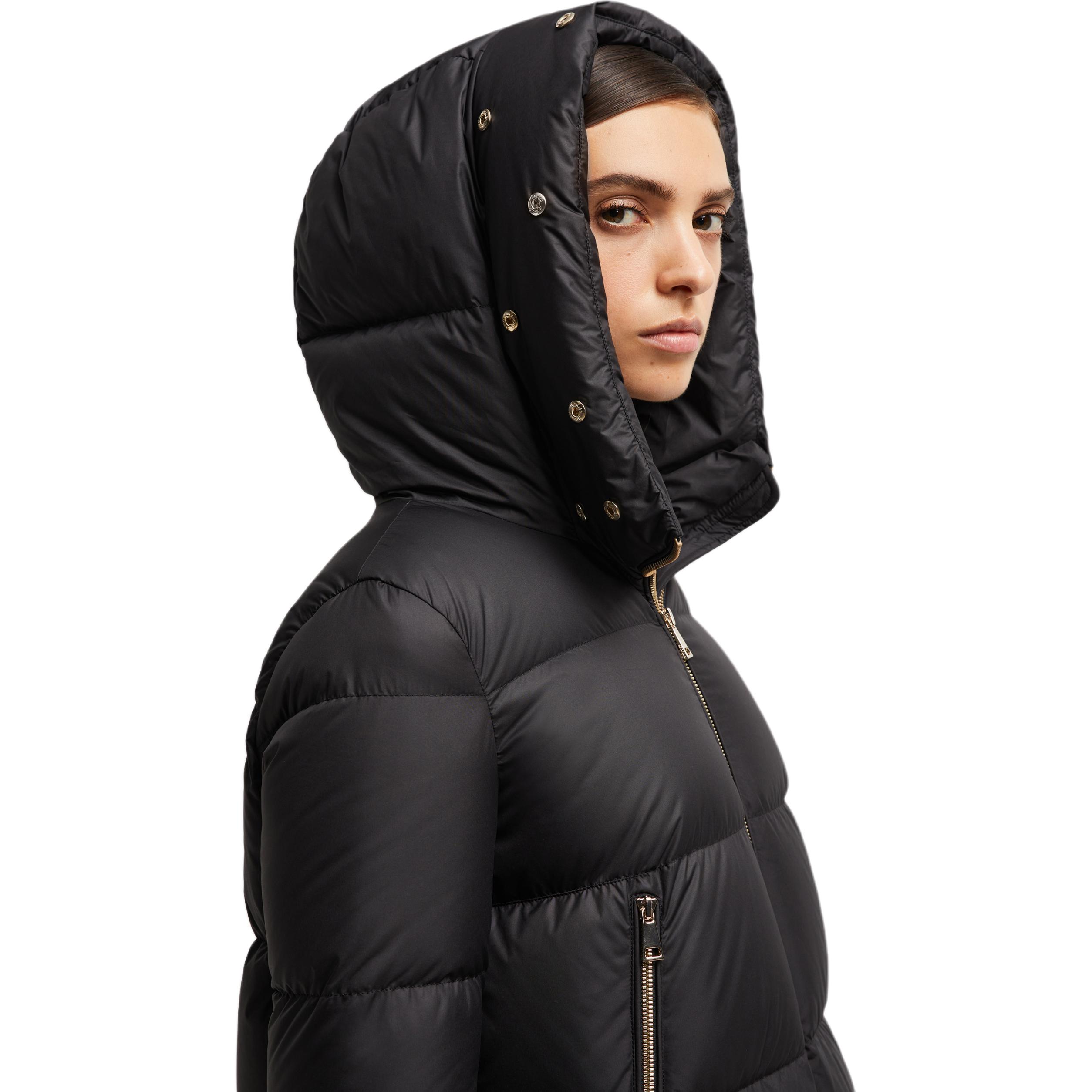 Sizing (Women) Moncler Laichefur  Short Puffer Jacket with Fur Collar - Black. J20931A0017454AQE999