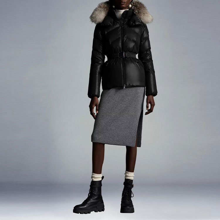 (Women) Moncler Laitue  Black Down Jacket with Fur Trim. G20931A0010168950999 圖 3