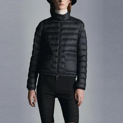 (W) Moncler Lans 午夜蓝短款拉链羽绒服 H10931A1010053048778 Purchase (W) Moncler Lans 午夜蓝短款拉链羽绒服 H10931A1010053048778