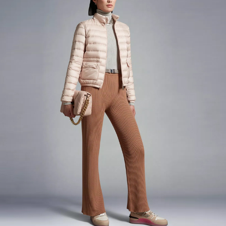 (Women) Moncler LANS  Pink Short Jacket with Stand Collar and Long Sleeves. I20931A1010053048529 圖 3