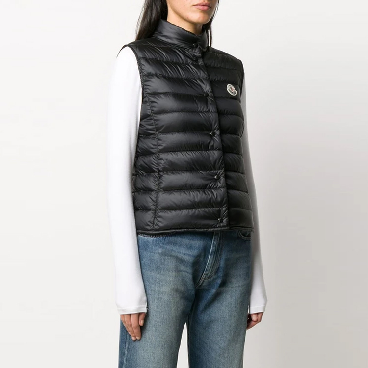 Lookbook (W) 몽클레어 리안 블랙 로고 패치 다운 베스트 1A1020053048999