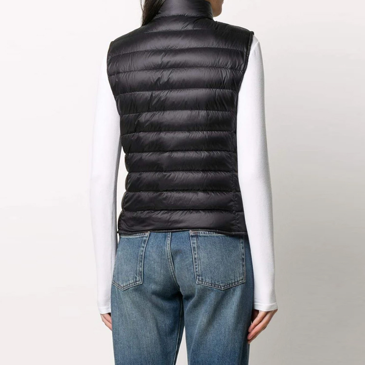 Shop (W) 몽클레어 리안 블랙 로고 패치 다운 베스트 1A1020053048999