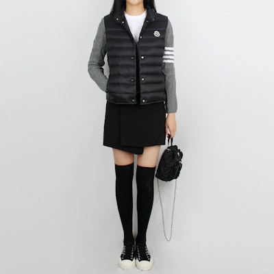 (W) 몽클레어 리안 블랙 로고 패치 다운 베스트 1A1020053048999 Purchase (W) 몽클레어 리안 블랙 로고 패치 다운 베스트 1A1020053048999