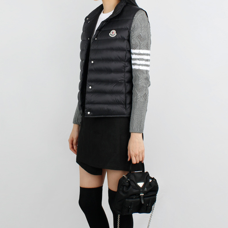 Sizing (W) 몽클레어 리안 블랙 로고 패치 다운 베스트 1A1020053048999