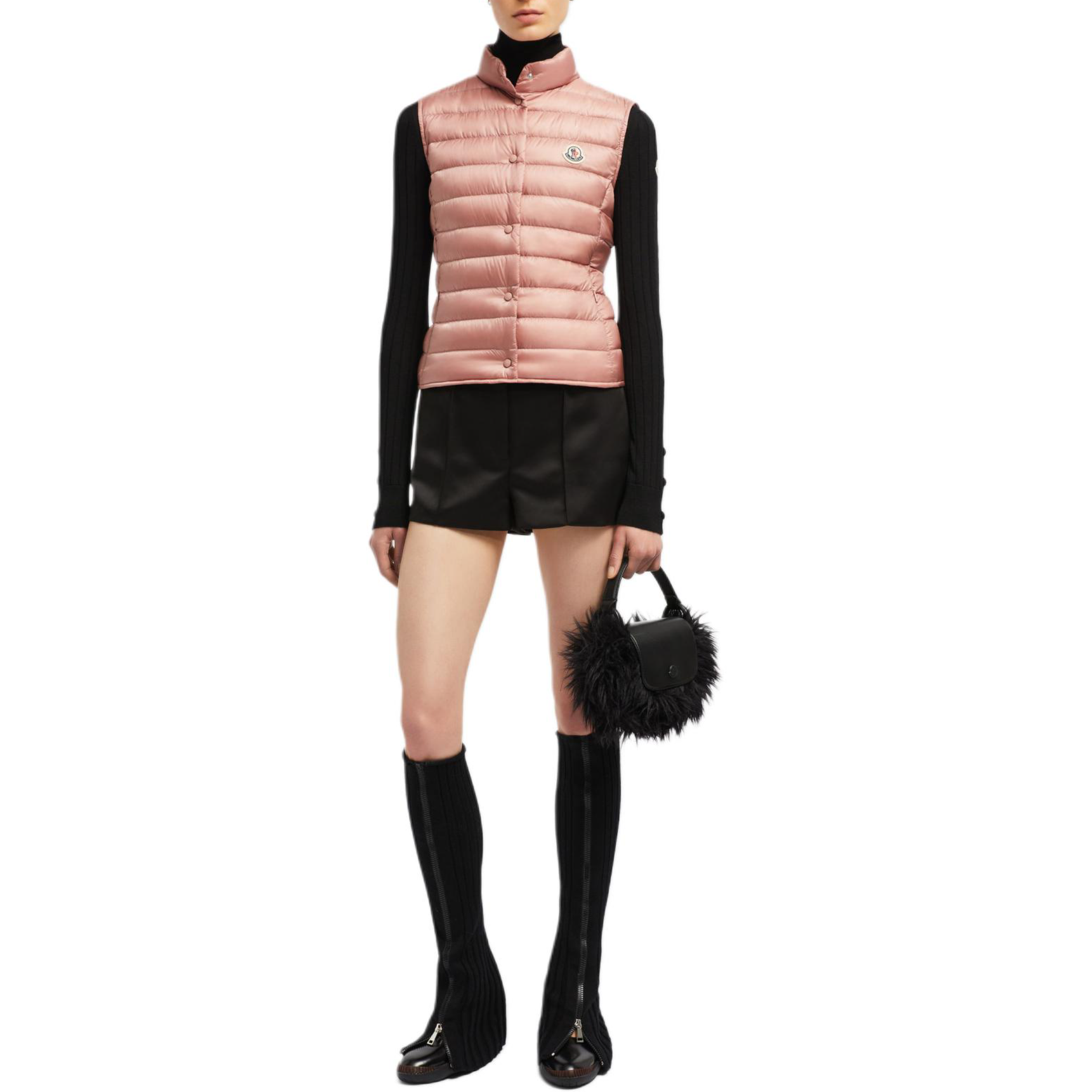 Lookbook (W) 蒙克莱 Liane FW24 修身轻薄羽绒背心 浅粉色 J20931A102005304851B