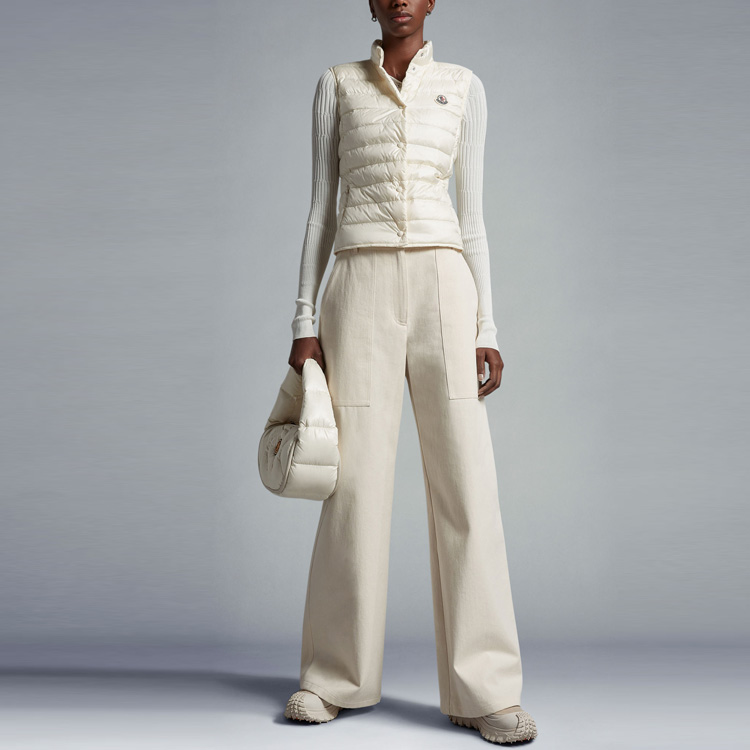 Lookbook (W) 몽클레르 리안 SS23 화이트 민소매 다운 베스트 I10931A1020053048034