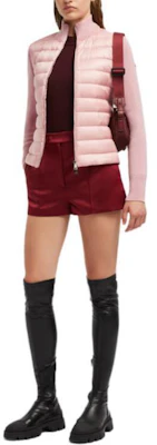 (W) 몽클레어 가벼운 하이넥 집업 자켓 FW24 핑크 J20939B00014M1131518 Lookbook (W) 몽클레어 가벼운 하이넥 집업 자켓 FW24 핑크 J20939B00014M1131518