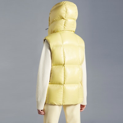 (W) 蒙克莱黄光短款羽绒背心带毛毡标志 H20931A0006468950110 Shop (W) 蒙克莱黄光短款羽绒背心带毛毡标志 H20931A0006468950110