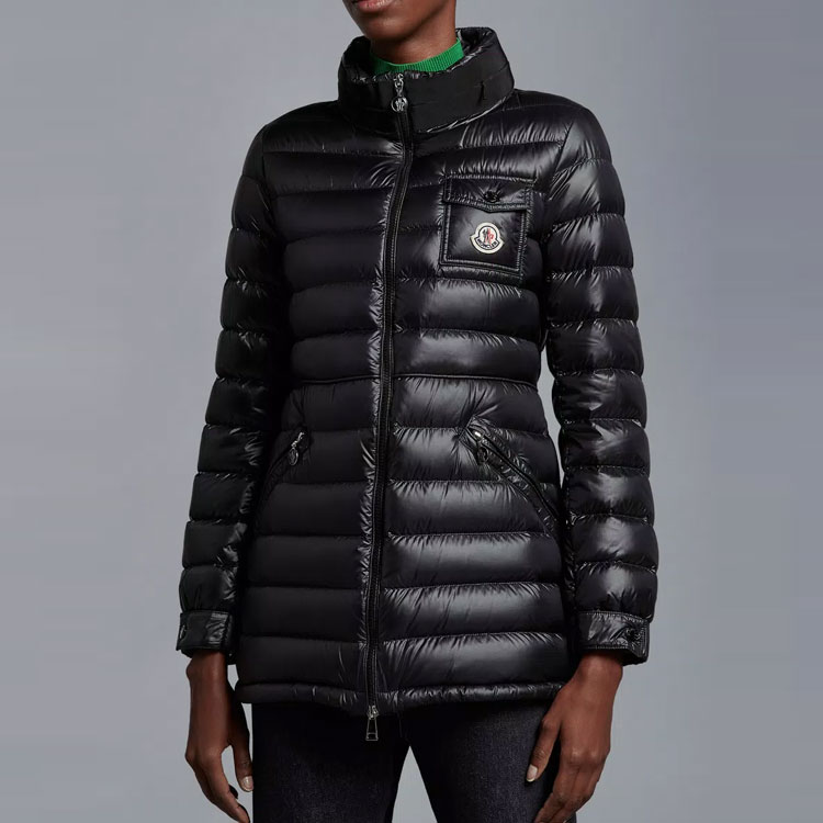 Shop (W) Moncler MADINE Jaket Puffer Hitam dengan Logo dan Desain Ritsleting. I10931A00008595ZZ999