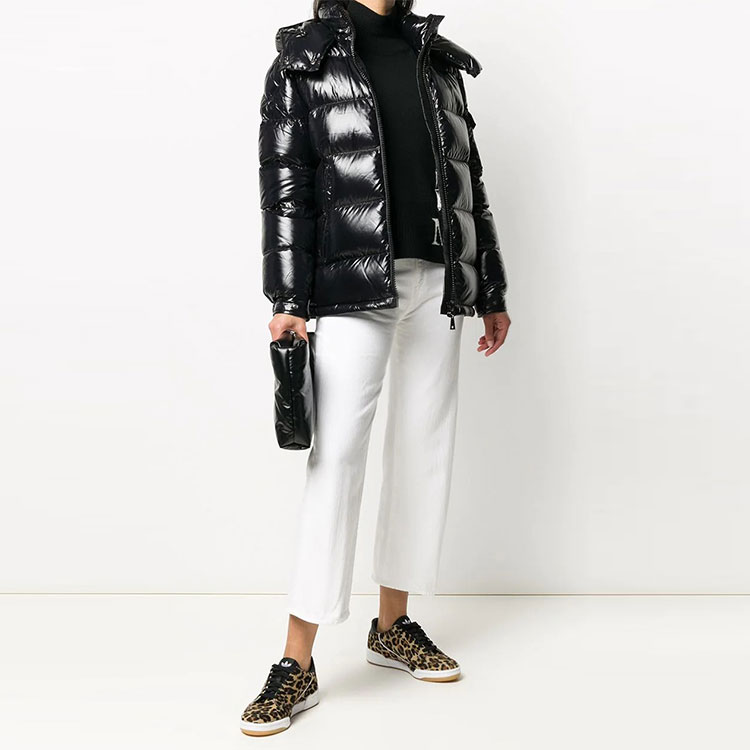 Lookbook (W) 蒙克勒 Maire 防水连帽羽绒夹克 黑色 F20931A57600C0064999