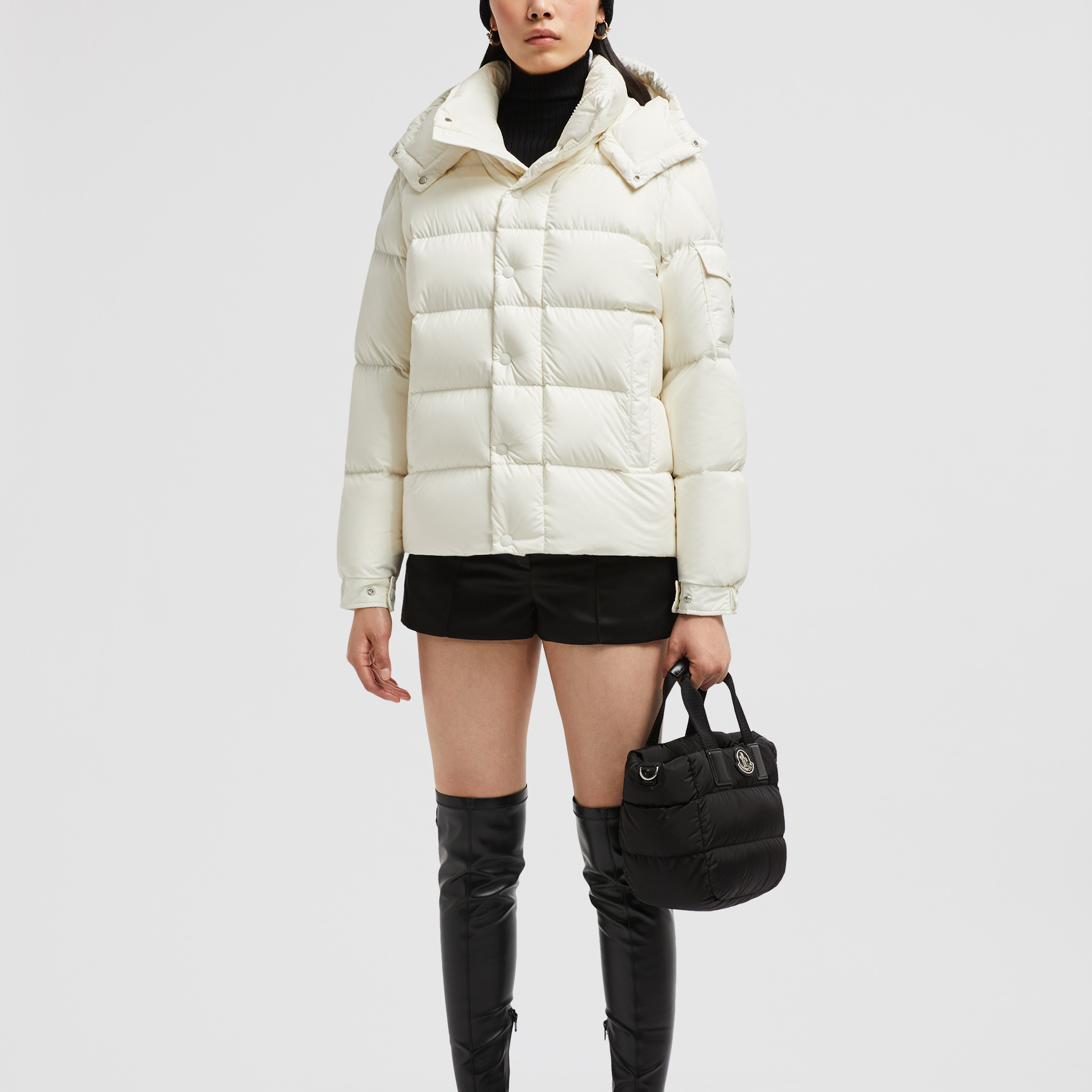 (Women) Moncler Maya 70th Anniv  Short Down Jacket w/ Adjustable Cuffs White J20931A0016954A81034 圖 4