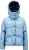 (Women) Moncler Parana Short Puffer Jacket Powder Blue Ski Season Edition. I20931A0010368950713 (Women) Moncler Parana Short Puffer Jacket Powder Blue Ski Season Edition. I20931A0010368950713