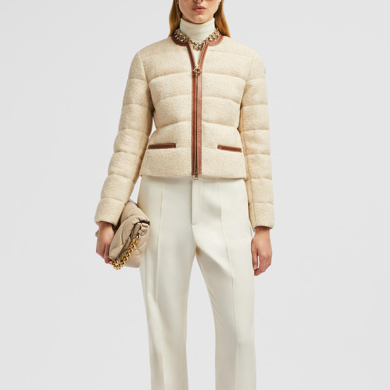 (Women) Moncler Serinde FW24  Beige Short Puffer Jacket with Logo Zip Detail J20931A00061597TE268 圖 3