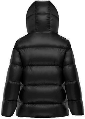 (W) モンクレール セリット ブラック 光沢 フード付き ダウン パーカー ジャケット 0931A20000C0151999 Lookbook (W) モンクレール セリット ブラック 光沢 フード付き ダウン パーカー ジャケット 0931A20000C0151999