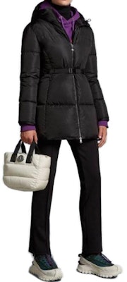 (W) 蒙克勒Sirli黑色长款拉链羽绒服. I20931A00195539ZD999 Purchase (W) 蒙克勒Sirli黑色长款拉链羽绒服. I20931A00195539ZD999