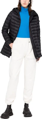 (W) Moncler SS22 Chaqueta Negra Acolchada con Logo y Sudadera con Cremallera. H10931C000215396Q999 Lookbook (W) Moncler SS22 Chaqueta Negra Acolchada con Logo y Sudadera con Cremallera. H10931C000215396Q999