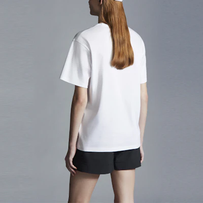 (W) モンクレール SS22 カプセル レタープリント ホワイト Tシャツ H10938C00007809CR001 Lookbook (W) モンクレール SS22 カプセル レタープリント ホワイト Tシャツ H10938C00007809CR001