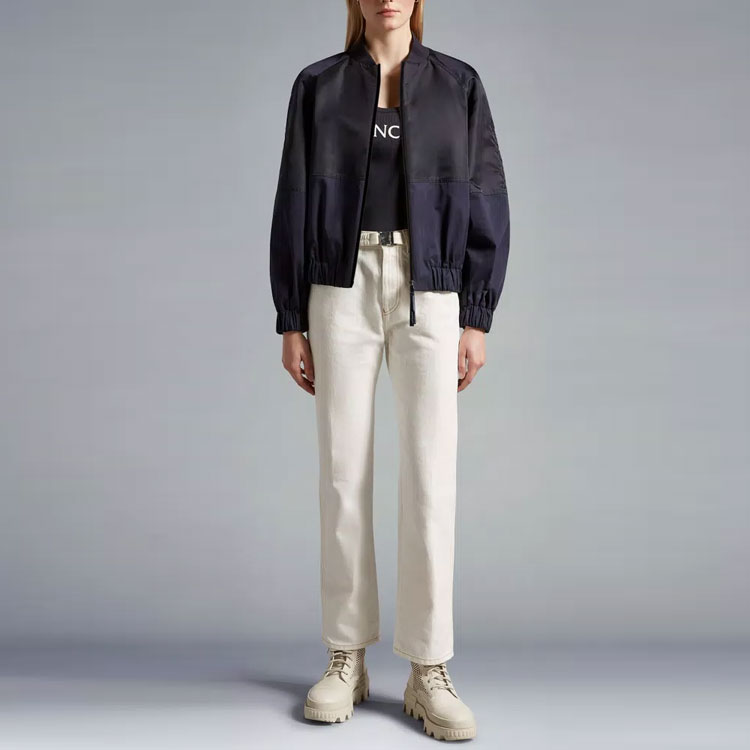 Lookbook (W) Moncler SS23 Jaket Navy Colorblock dengan Sulaman Logo. I10931A00113596SJ76I