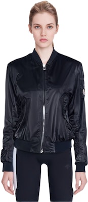 (W) 盟可睐 SS23 纯色拉链夹克 黑色 I10931A0008459685999 Lookbook (W) 盟可睐 SS23 纯色拉链夹克 黑色 I10931A0008459685999