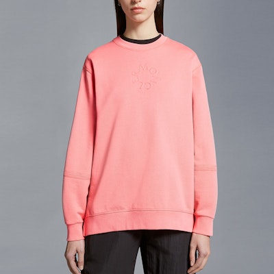 (W) Moncler SS24 Baju Panjang Logo Timbul Belah Sisi Wanita Warna Merah Jambu J10938G00006809KR416 Lookbook (W) Moncler SS24 Baju Panjang Logo Timbul Belah Sisi Wanita Warna Merah Jambu J10938G00006809KR416