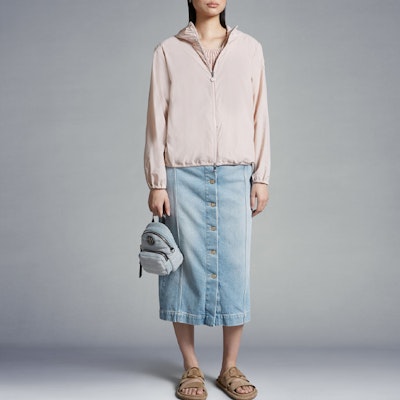 (W) Moncler SS24 Fegeo纯色连帽拉链夹克 浅粉色 J10931A00135597IC50X Lookbook (W) Moncler SS24 Fegeo纯色连帽拉链夹克 浅粉色 J10931A00135597IC50X