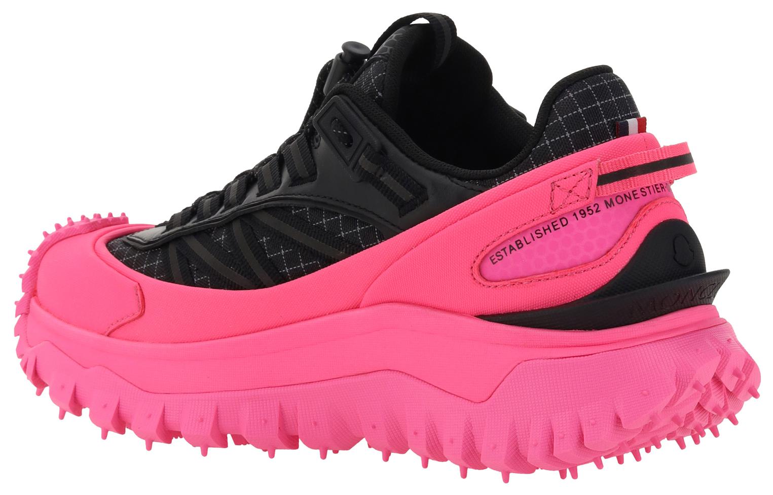 Lookbook (W) 몽클레르 트레일그립 GTX 푸시아 블랙 4M000-60-M2058-P49