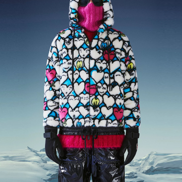 Shop (W) Moncler 白色滿版心型笑臉連帽外套. G20988G00017899IZ72S