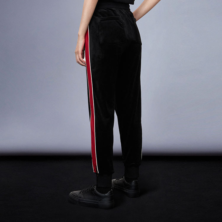 Purchase (W) Moose Knuckles 标志松紧腰休闲短裤。 M31LR753CN-292