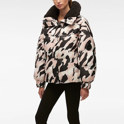 (W) Moose Knuckles 玫瑰烟迷彩图案羽绒夹克带领子. M32LJ212H-1040 Lookbook (W) Moose Knuckles 玫瑰烟迷彩图案羽绒夹克带领子. M32LJ212H-1040