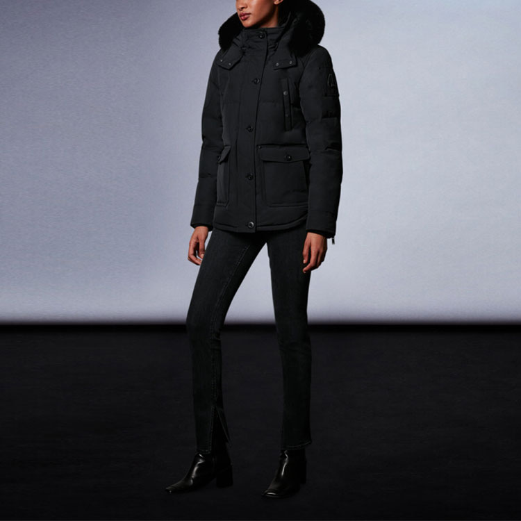 Lookbook (W) Moose Knuckles Anguille黑色羽绒服 黑色毛边连帽修身款. M39LJ113-291