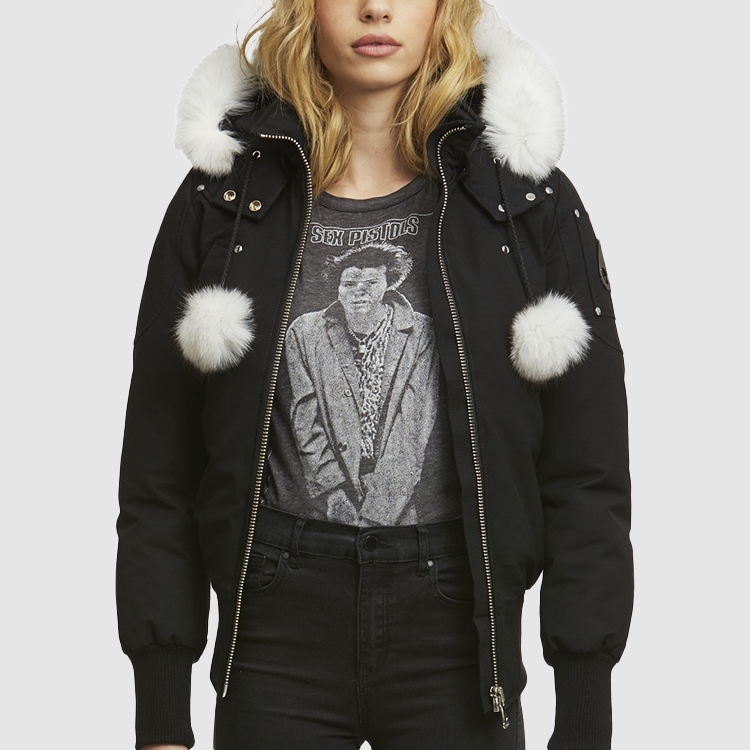 Lookbook (W) Moose Knuckles Debbie 黑色冬季羽绒服经典版型。 MK2002LB-290