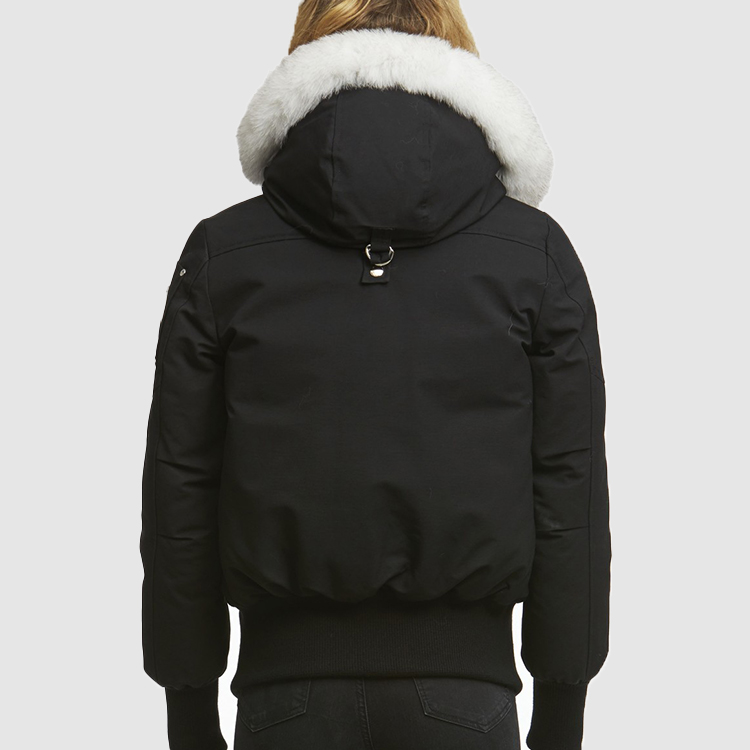 Shop (W) Moose Knuckles Debbie 黑色冬季羽绒服经典版型。 MK2002LB-290