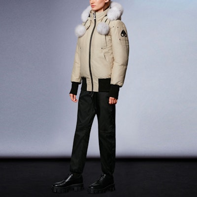 (W) Moose Knuckles Debbie Bomber Jaket Putih Gaya Pilot. MK2002LB-347 Lookbook (W) Moose Knuckles Debbie Bomber Jaket Putih Gaya Pilot. MK2002LB-347