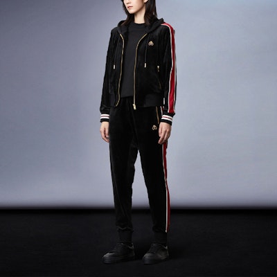 (W) 驼鹿之爪 FW21 剪刀标志拉链连帽夹克 黑色. M31LS683CN-292 Lookbook (W) 驼鹿之爪 FW21 剪刀标志拉链连帽夹克 黑色. M31LS683CN-292