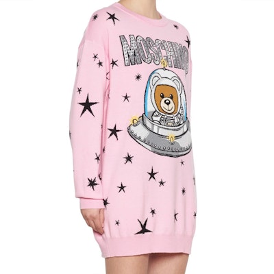 (W) モスキーノ オーバーサイズ ピンク セーター コズミックベア プリント入り. V0483-5401-1221 Purchase (W) モスキーノ オーバーサイズ ピンク セーター コズミックベア プリント入り. V0483-5401-1221