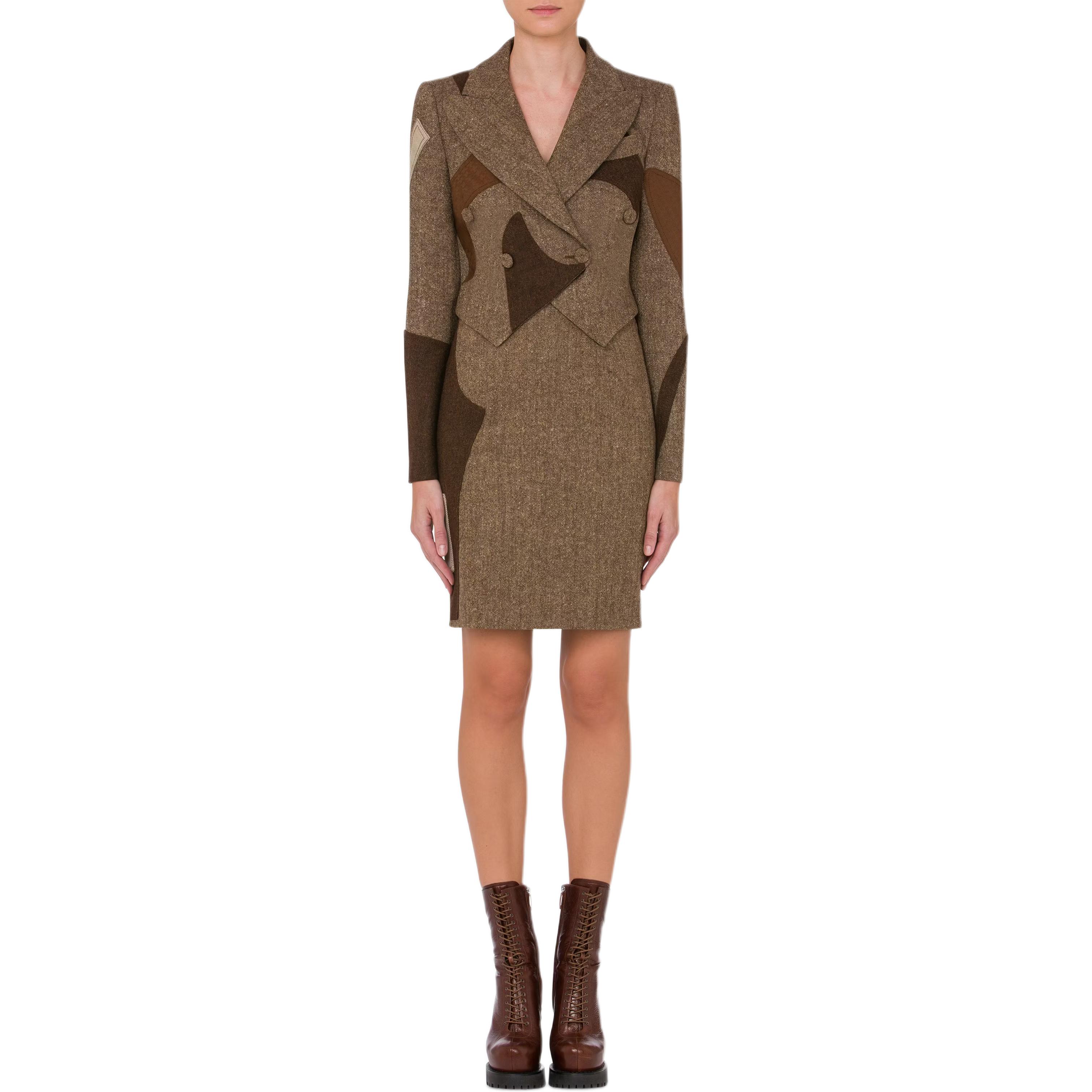 Lookbook (W) MOSCHINO Chaqueta Corta de Lana Patchwork de Doble Botonadura - Marrón. A0507-5514-2092