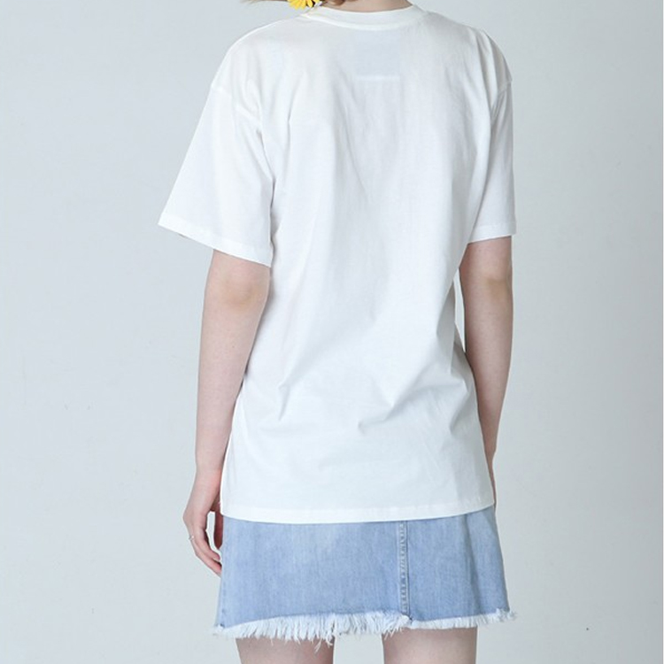 Purchase (W) MOSCHINO Camiseta Blanca Gráfica de Caballo Arcoíris Manga Corta. 3XT0796-4040-1001