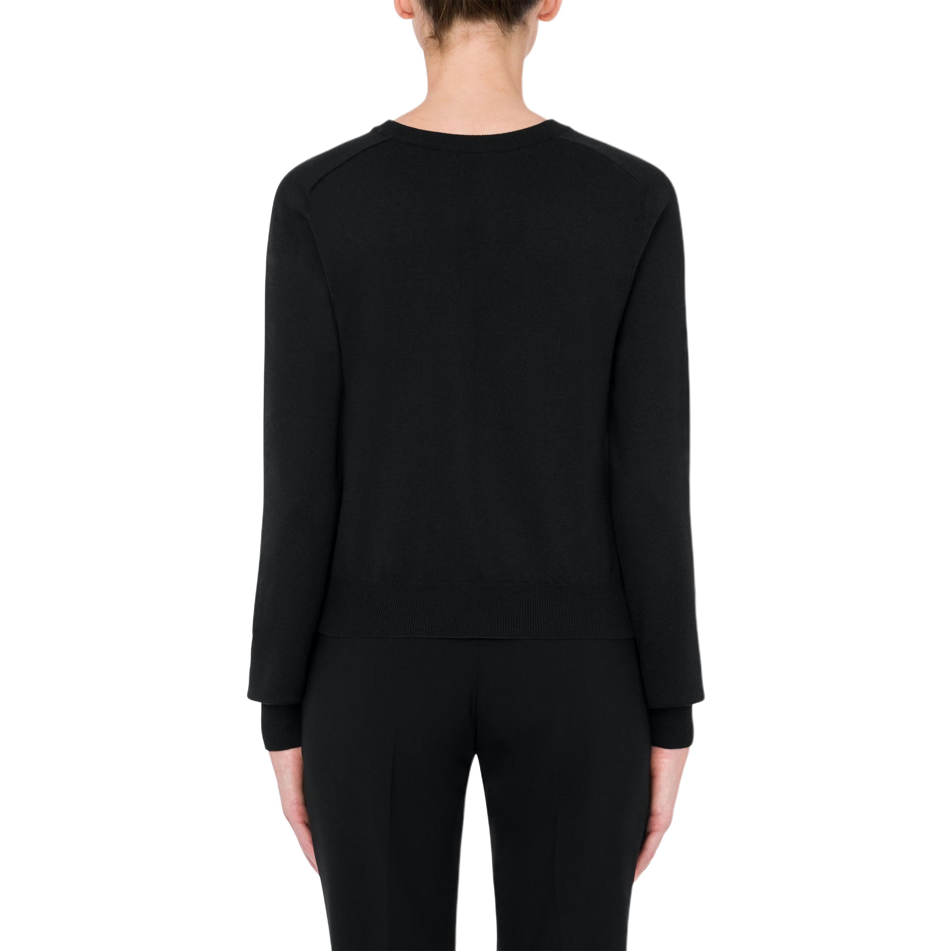 Shop (W) 모스키노 올오버 울 가디건 블랙 버튼업 심플 스웨터. A0916-5500-1555