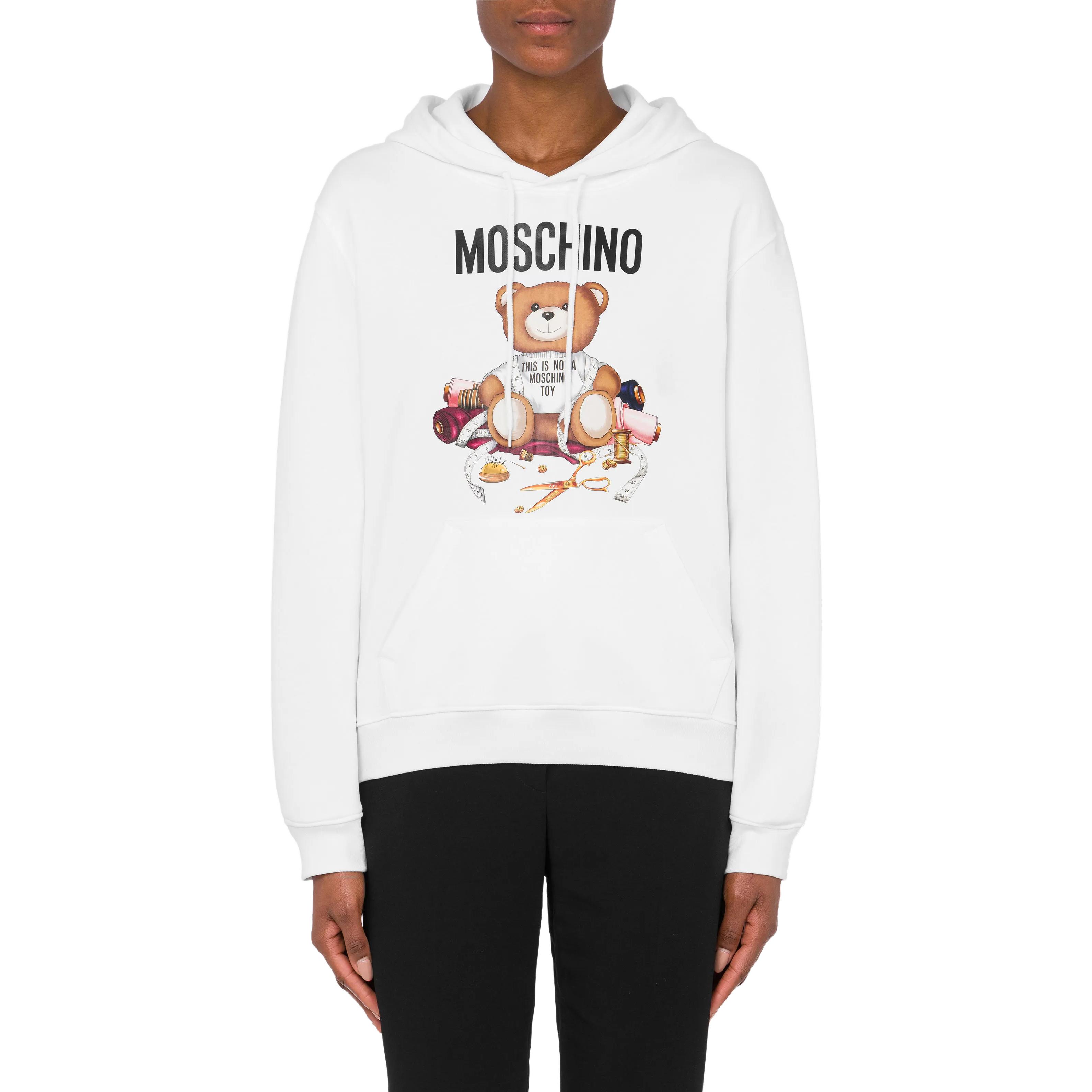 Lookbook (W) 모스키노 애니멀 프린트 화이트 긴팔 풀오버 후디. A1707-5528-1001