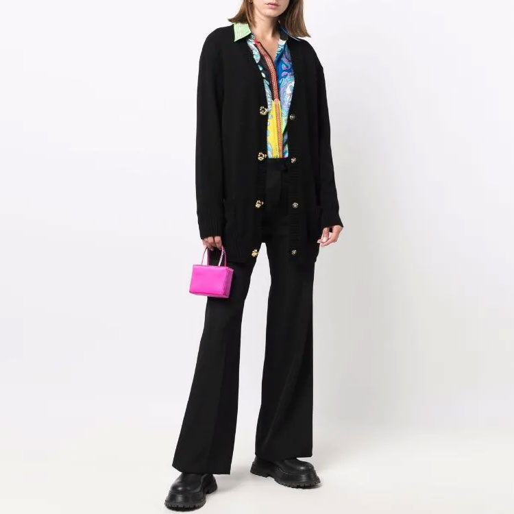 Lookbook (W) MOSCHINO 2021秋冬黑色纽扣针织开衫毛衣. A920-5505-0555