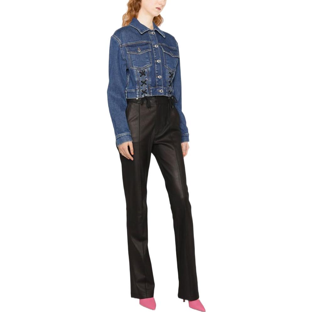 Lookbook (W) Chaqueta Vaquera Corta Azul con Botones y Lazo Moschino FW22. A05325522